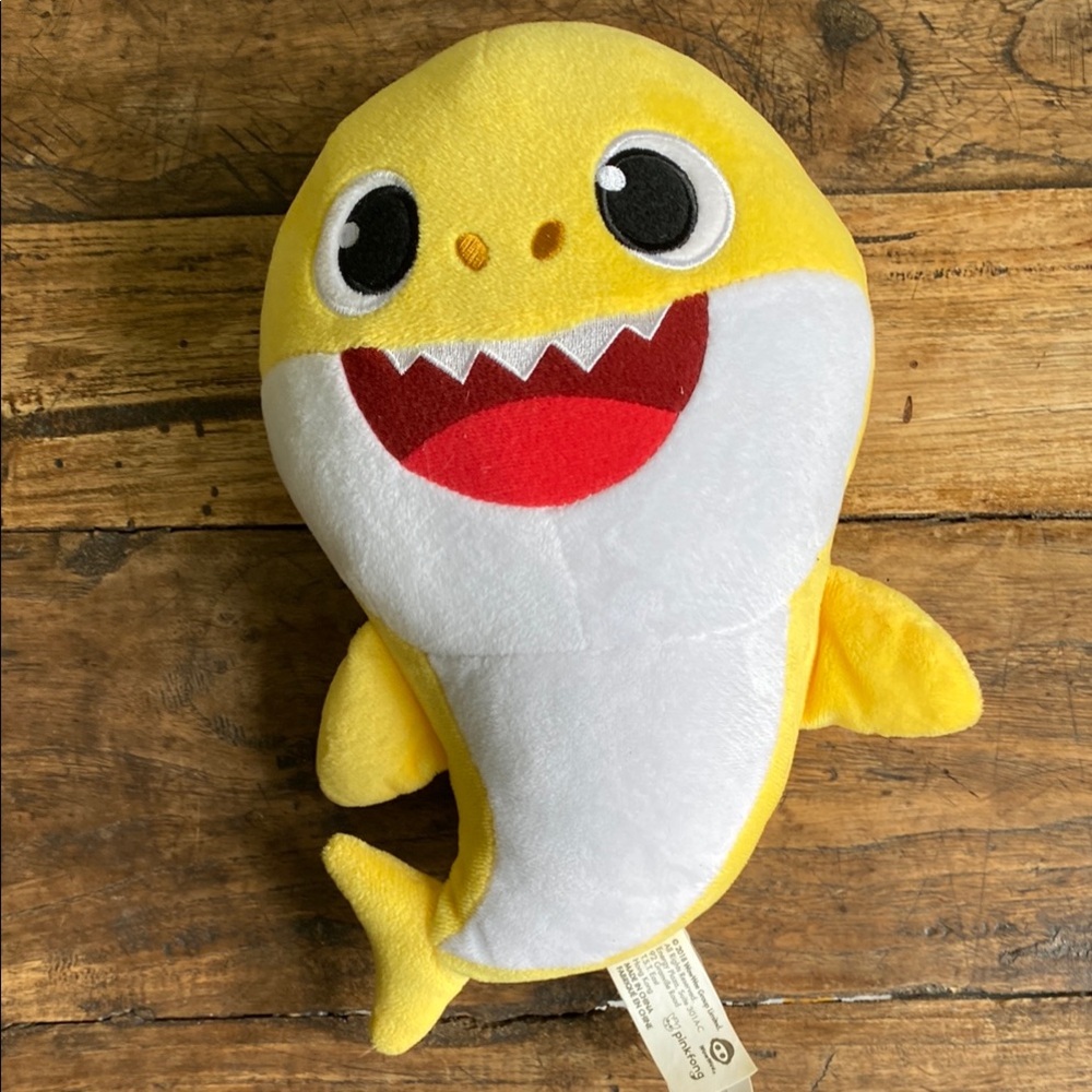 Official Pinkfong Baby Shark 14" Yellow Singing Plush Sings Song Works Clean
